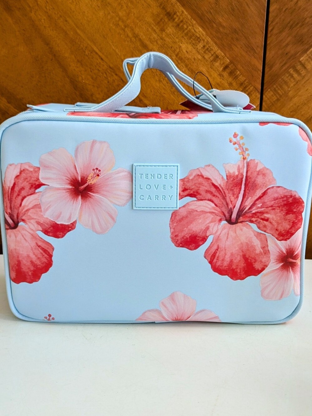 NWT Tender Love + Carry Toiletry Hibiscus Weekender Bag with Hanger
